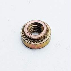 Ecrou 4mm à sertir (lot 10p)